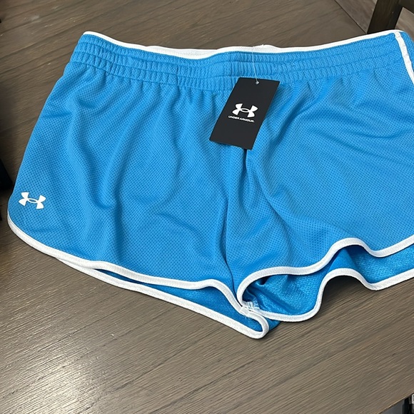 NWT! Under Armour “vanish knit” Sky Blue Training Shorts. Medium - Picture 1 of 9